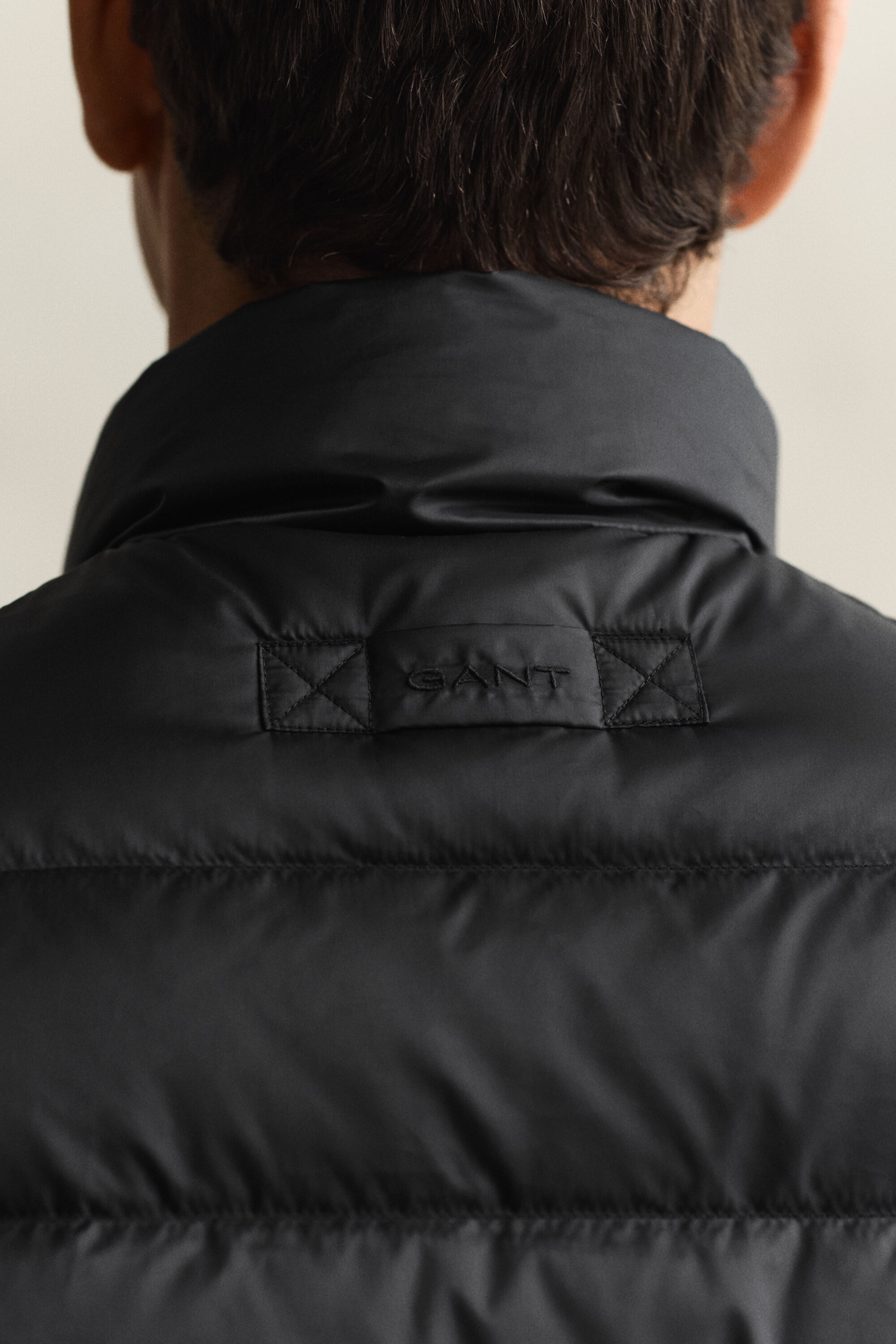 Lichte donsbodywarmer