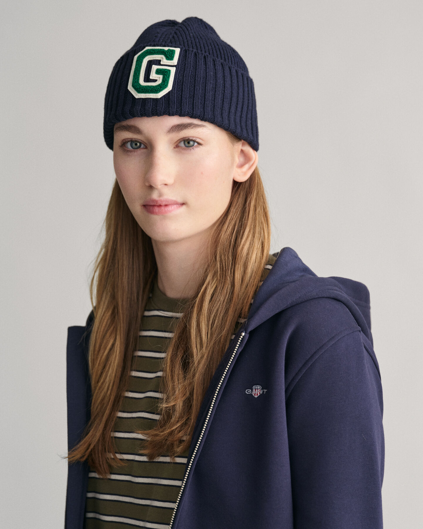 Teens ribgebreide beanie met G-badge
