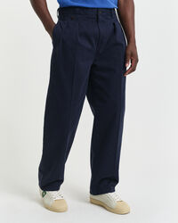 Relaxed Fit chino met plooien van katoenkeper