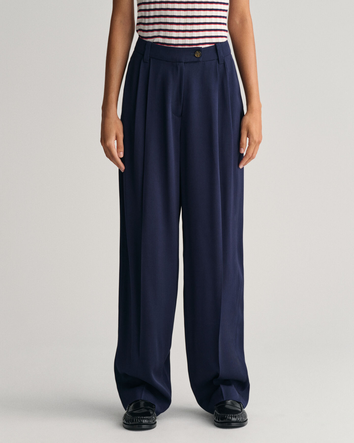 Loose Fit chino met lage taille en wijde pijpen