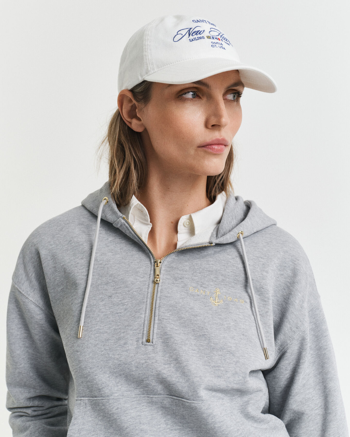 Hoodie met geborduurd anker en korte rits