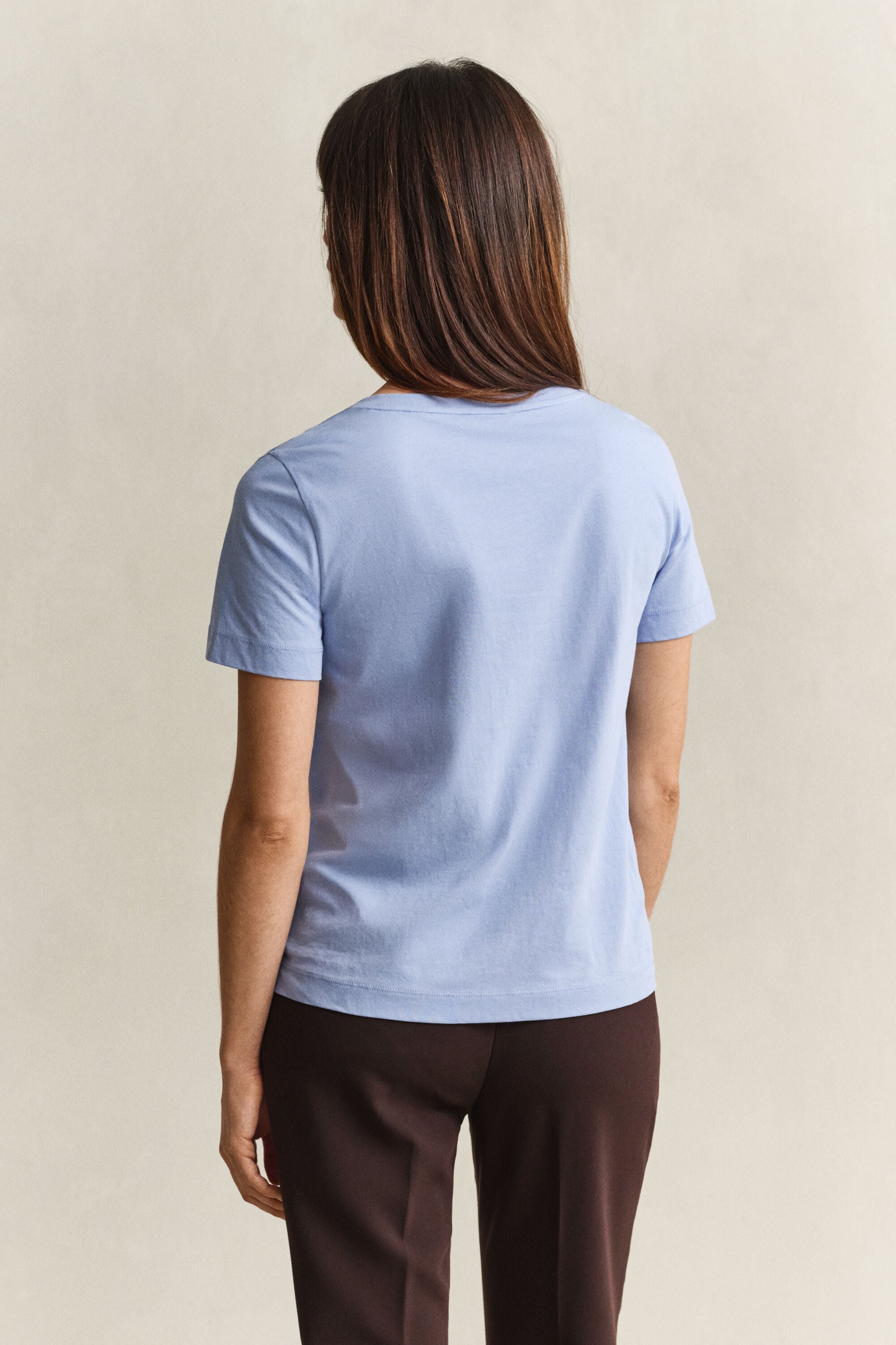 Shield T-shirt met V-hals