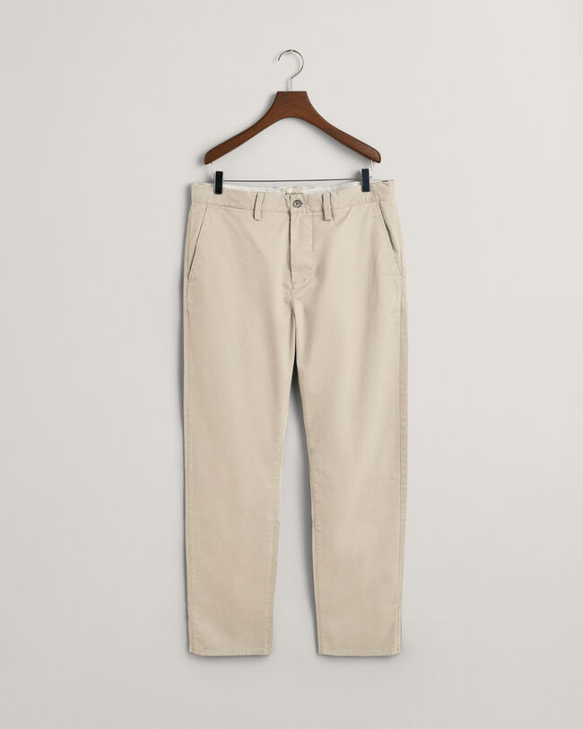 Seasonal Essential Regular Fit Archive Shield chino
