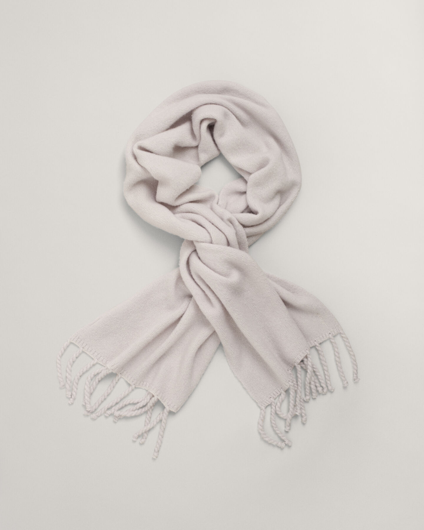 Pluizige, gebreide wollen sjaal