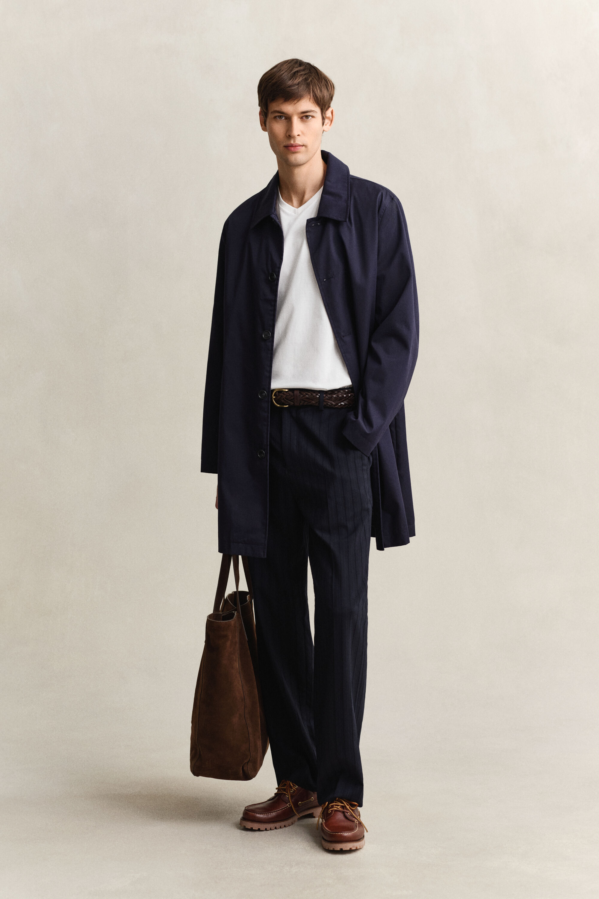 Slim Fit Shield T-shirt met V-hals