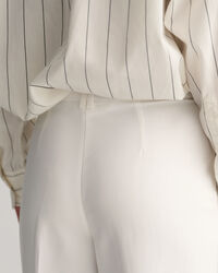 Relaxed Fit broek met plooien