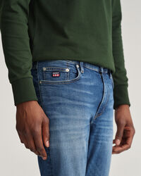 Maxen Extra Slim Fit Retro Shield jeans