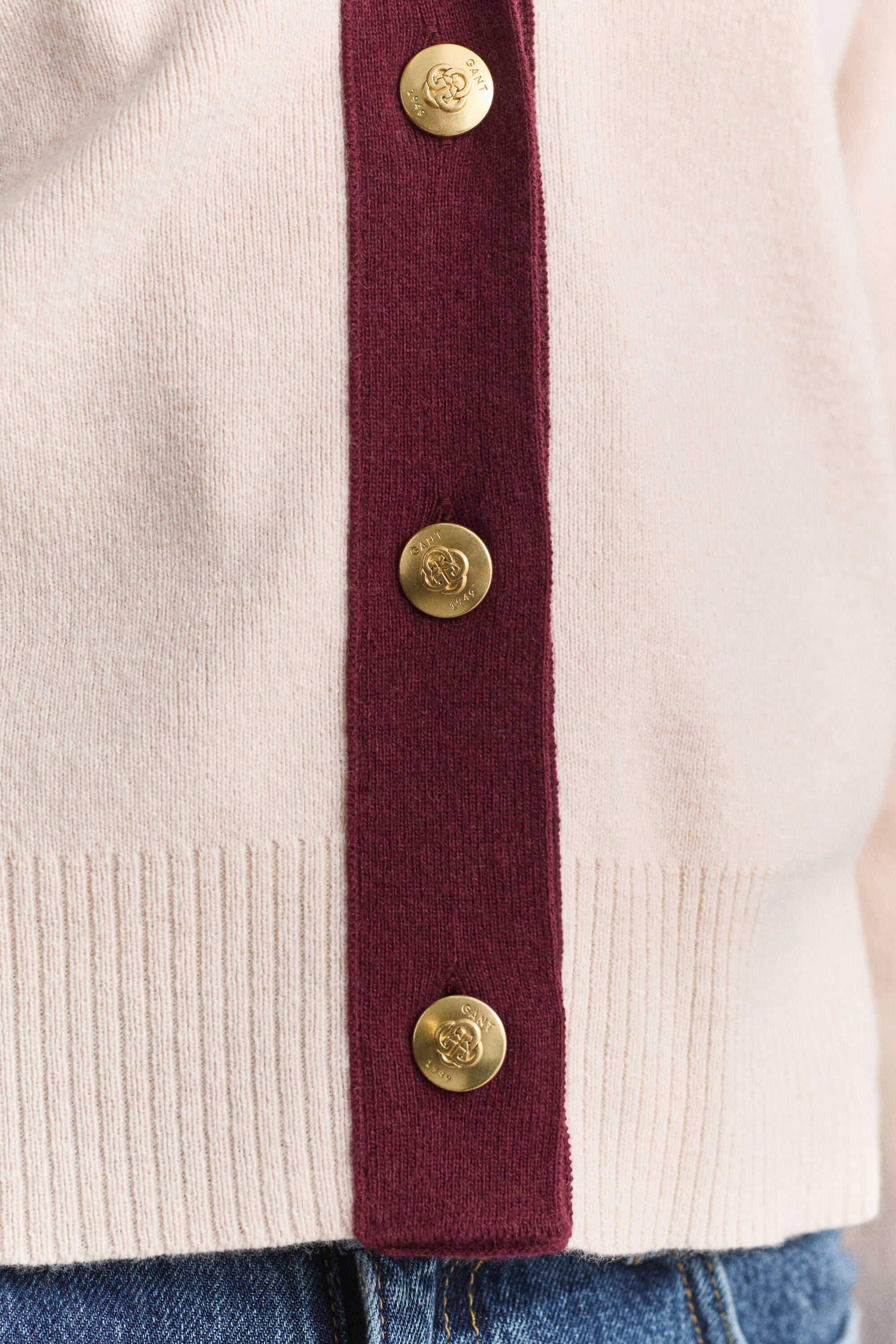 Vest met contrasterende details