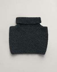 Ribgebreide slabkraag