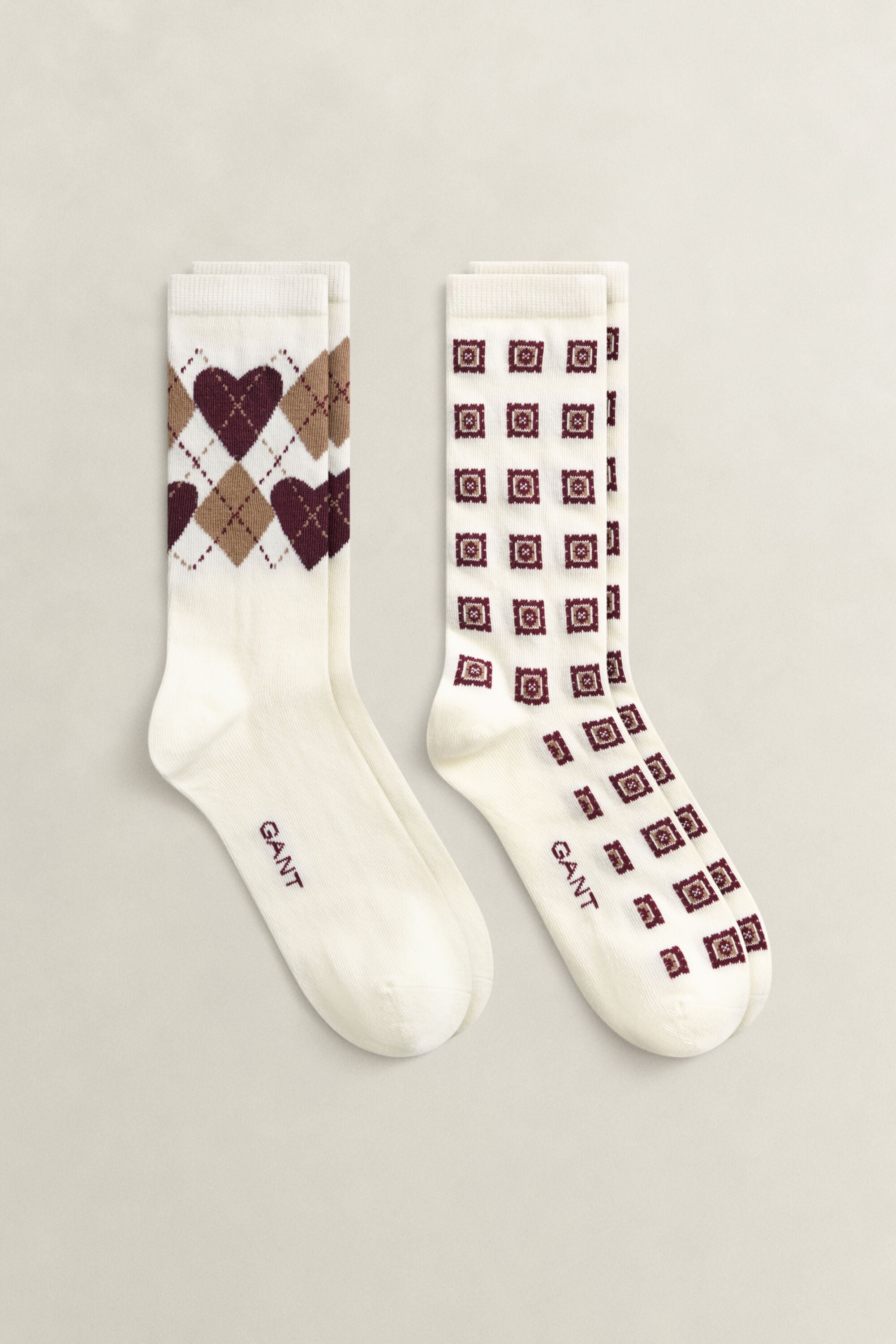 Set van twee paar Argyle-sokken met hartjes in cadeauverpakking