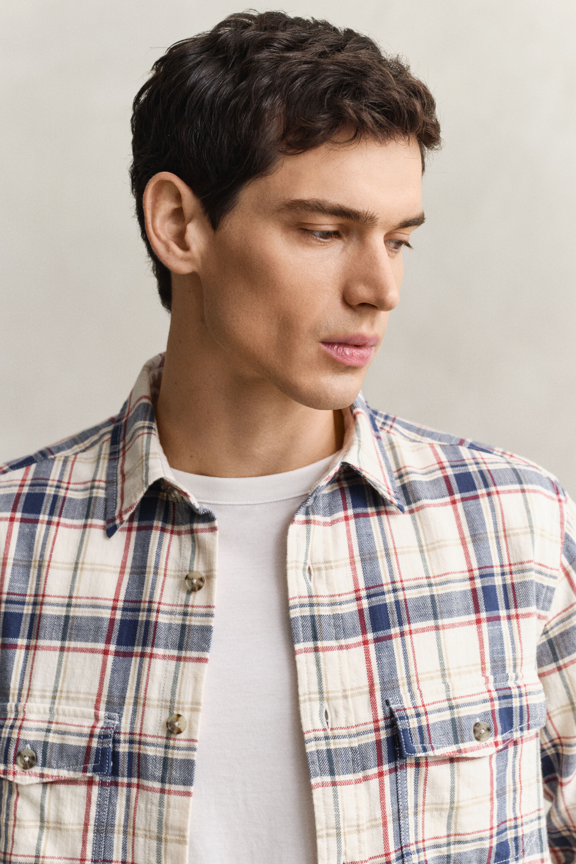 Overoverhemd van keperstof met opgestikte zakken