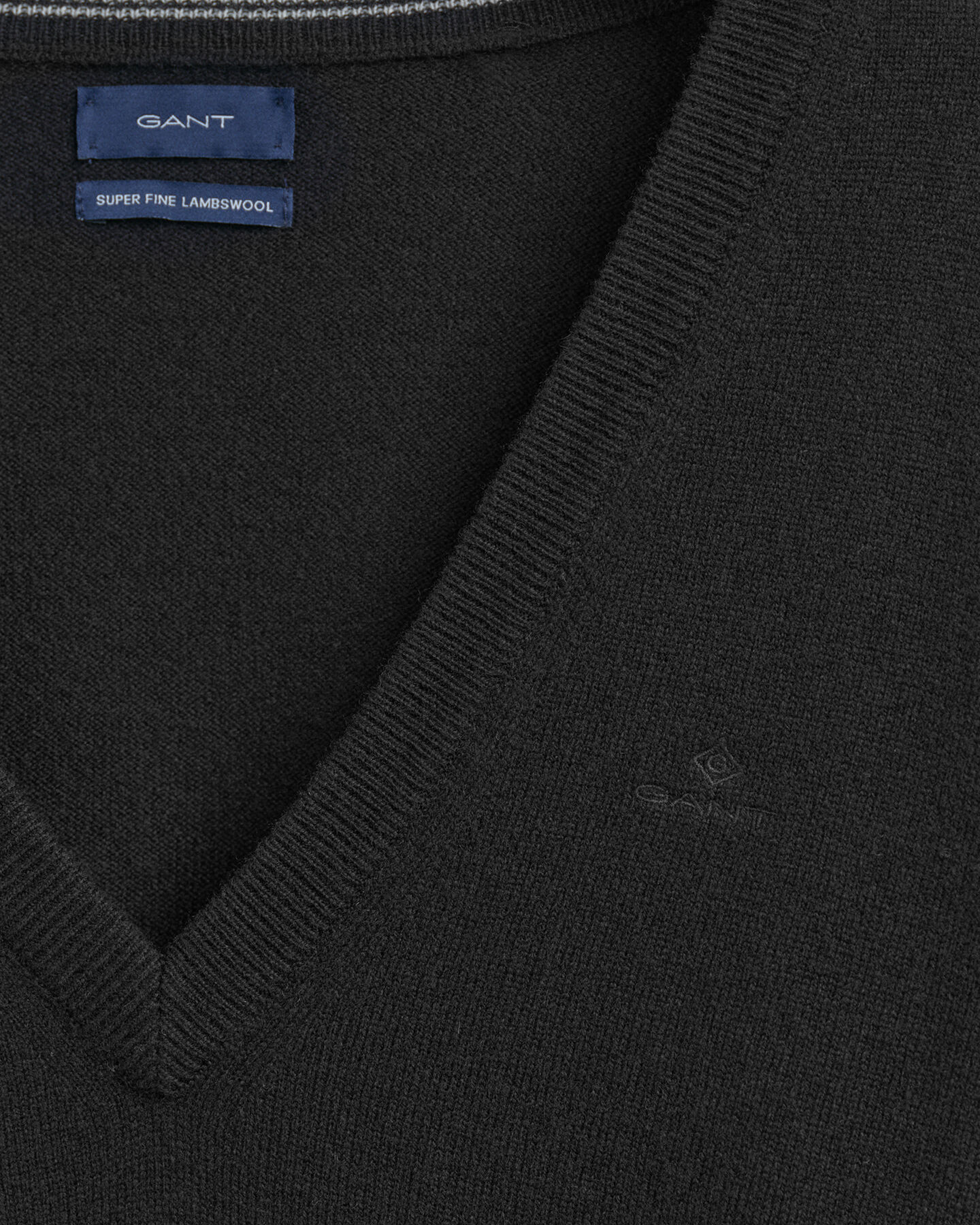 Trui met V-hals van buitengewoon zachte lamswol