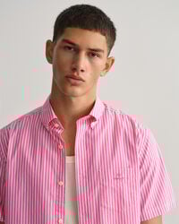 Regular Fit gestreept overhemd van poplin met korte mouwen