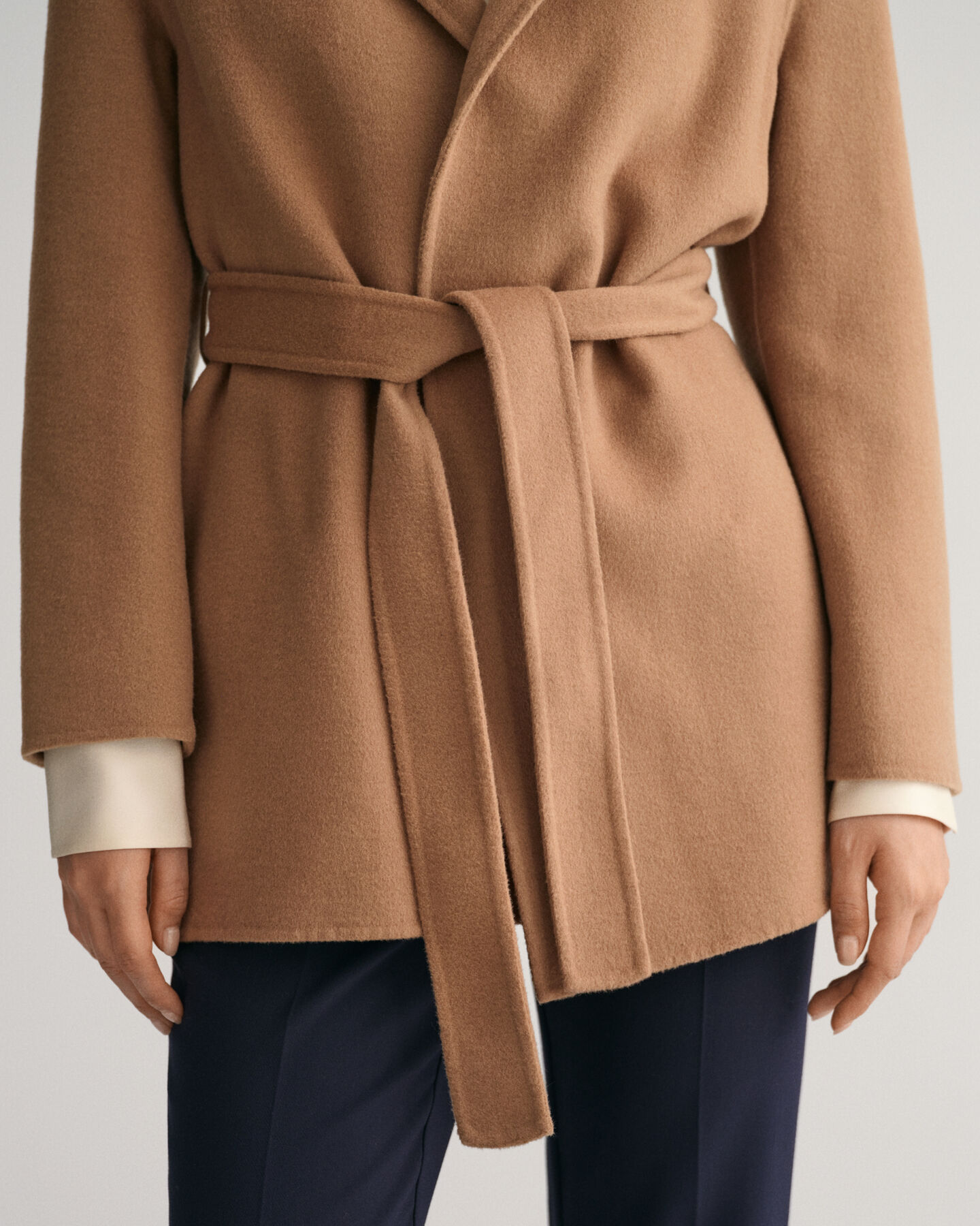 Met de hand gestikte blazer met ceintuur