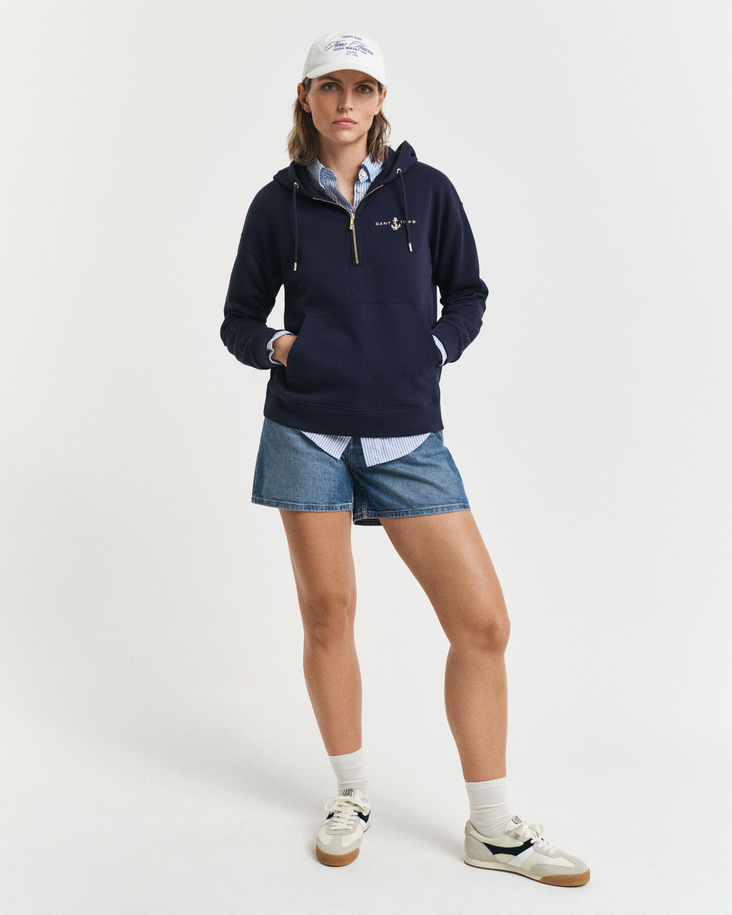 Hoodie met geborduurd anker en korte rits