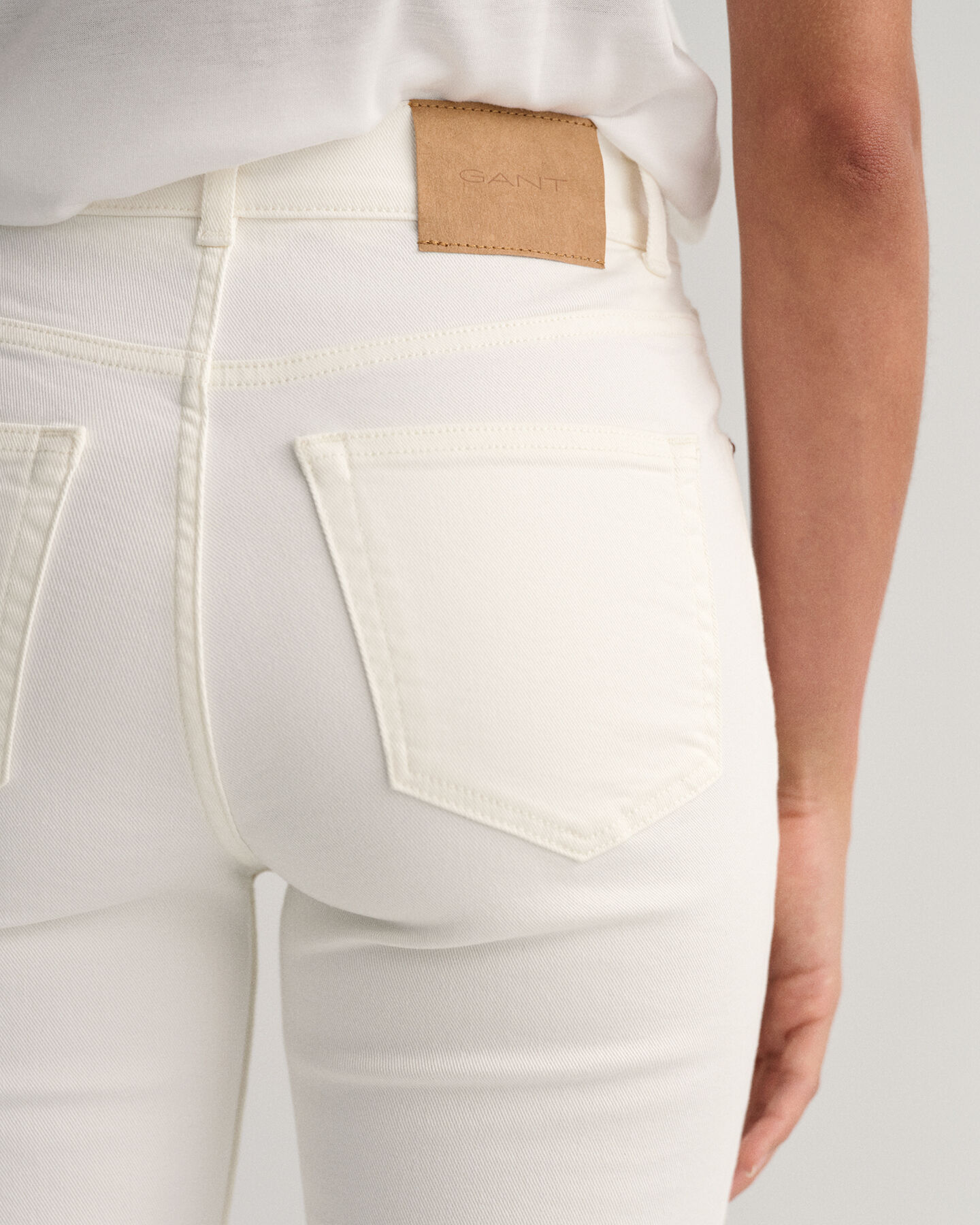 Witte iets kortere Slim Fit jeans