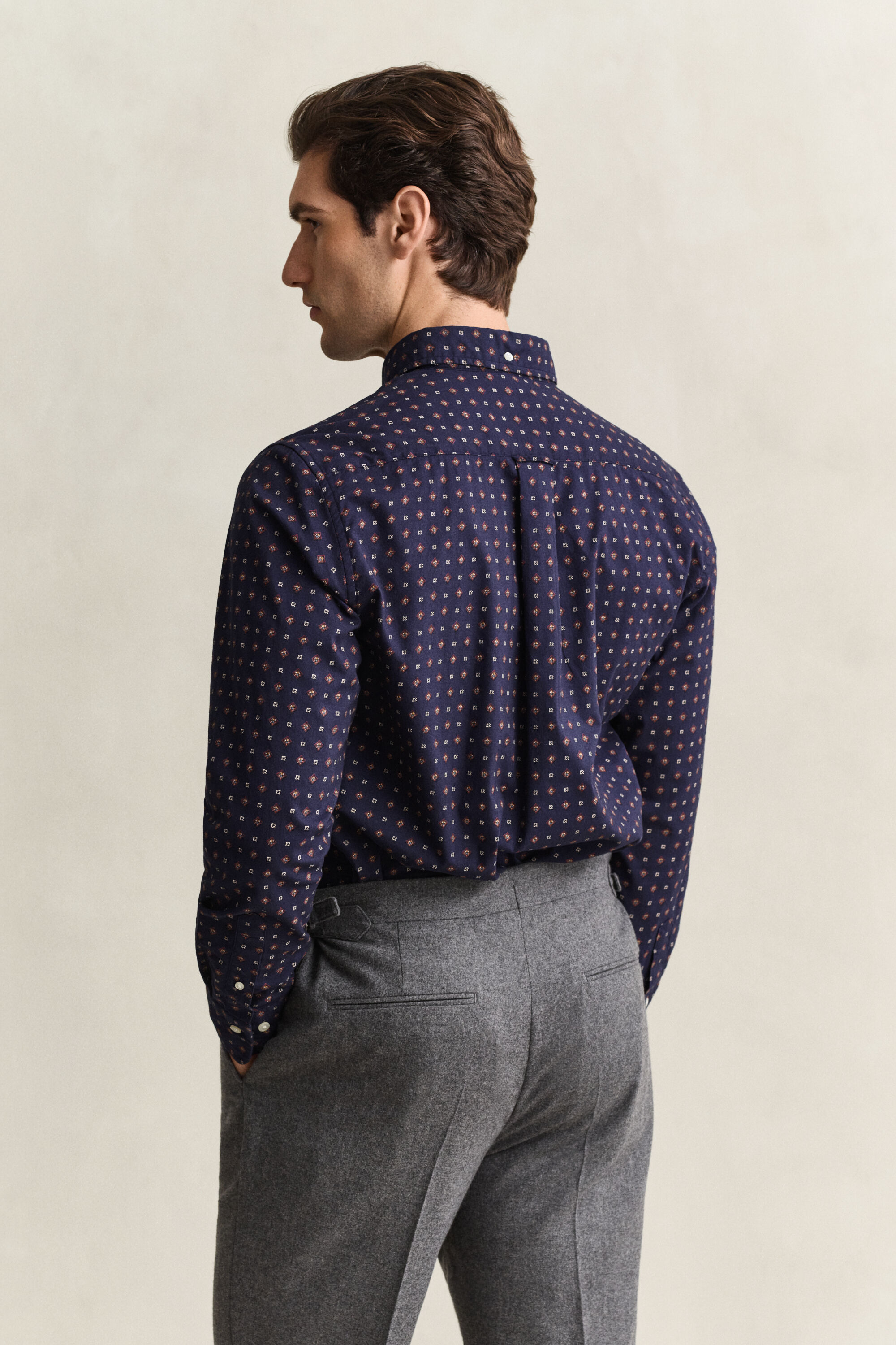 Overhemd van keperstof met paisleymotief