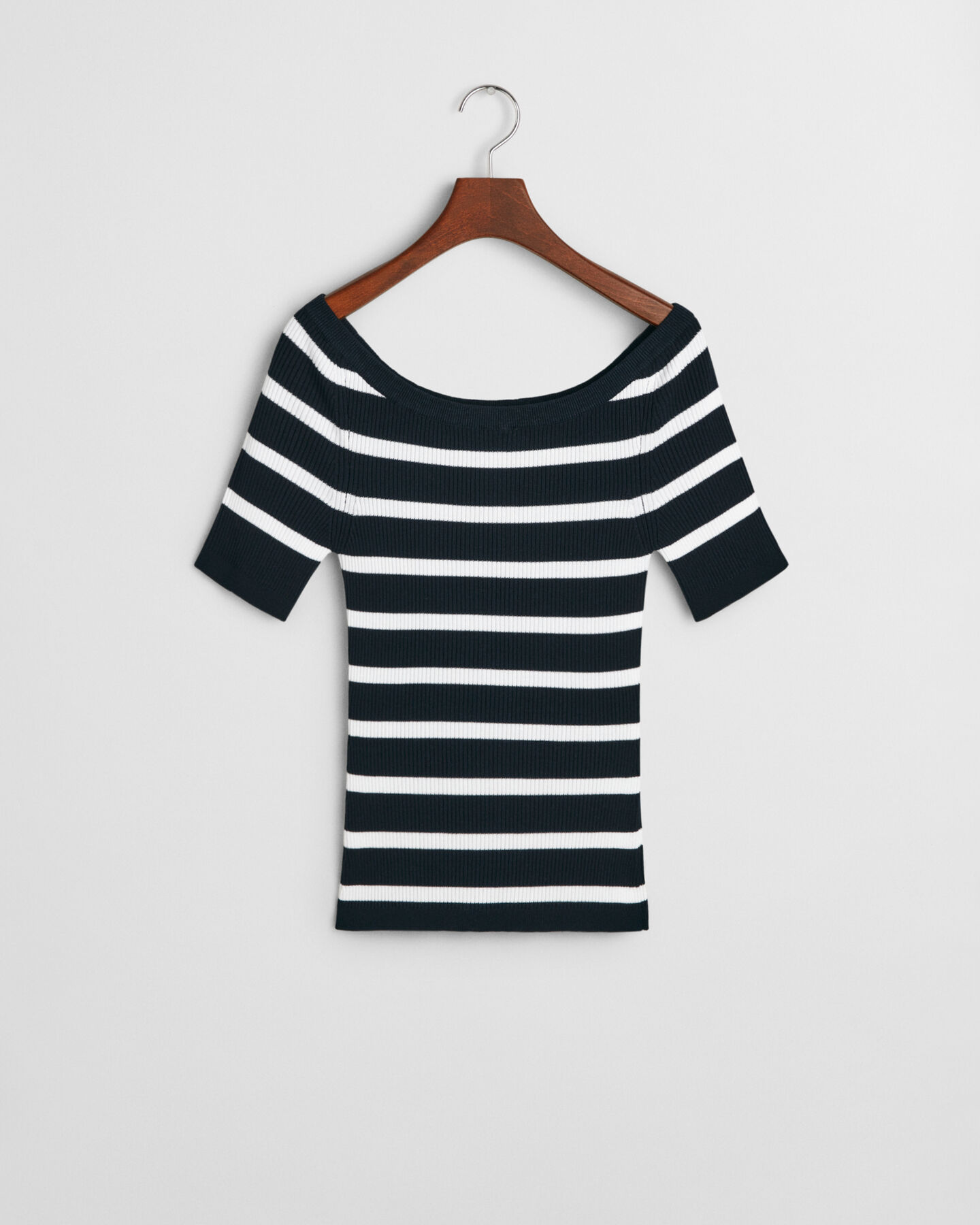 Gestreepte ribgebreide off-shoulder top