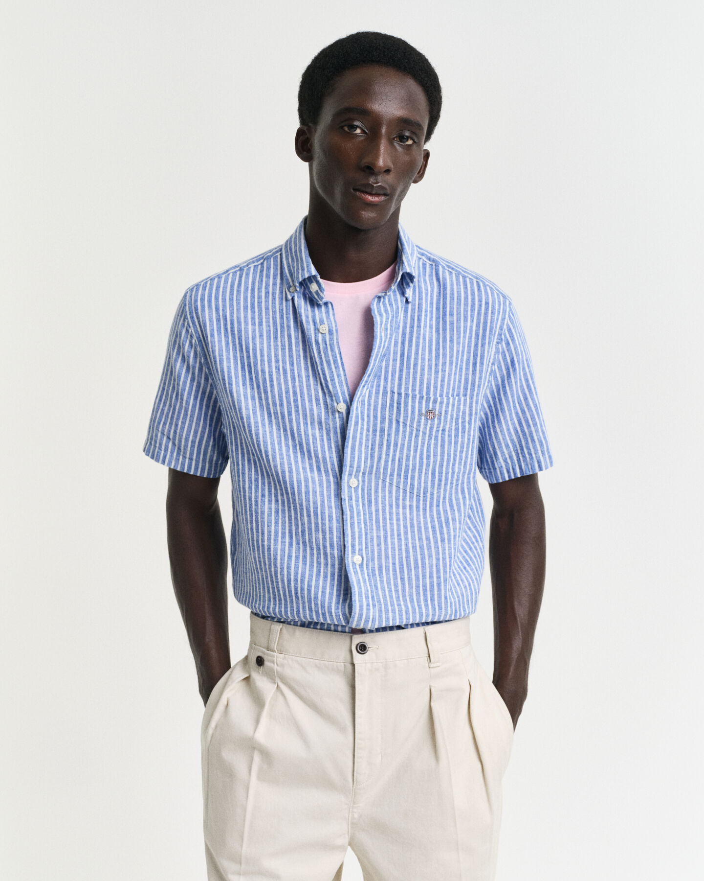 Regular Fit gestreept overhemd met korte mouwen van katoen en linnen