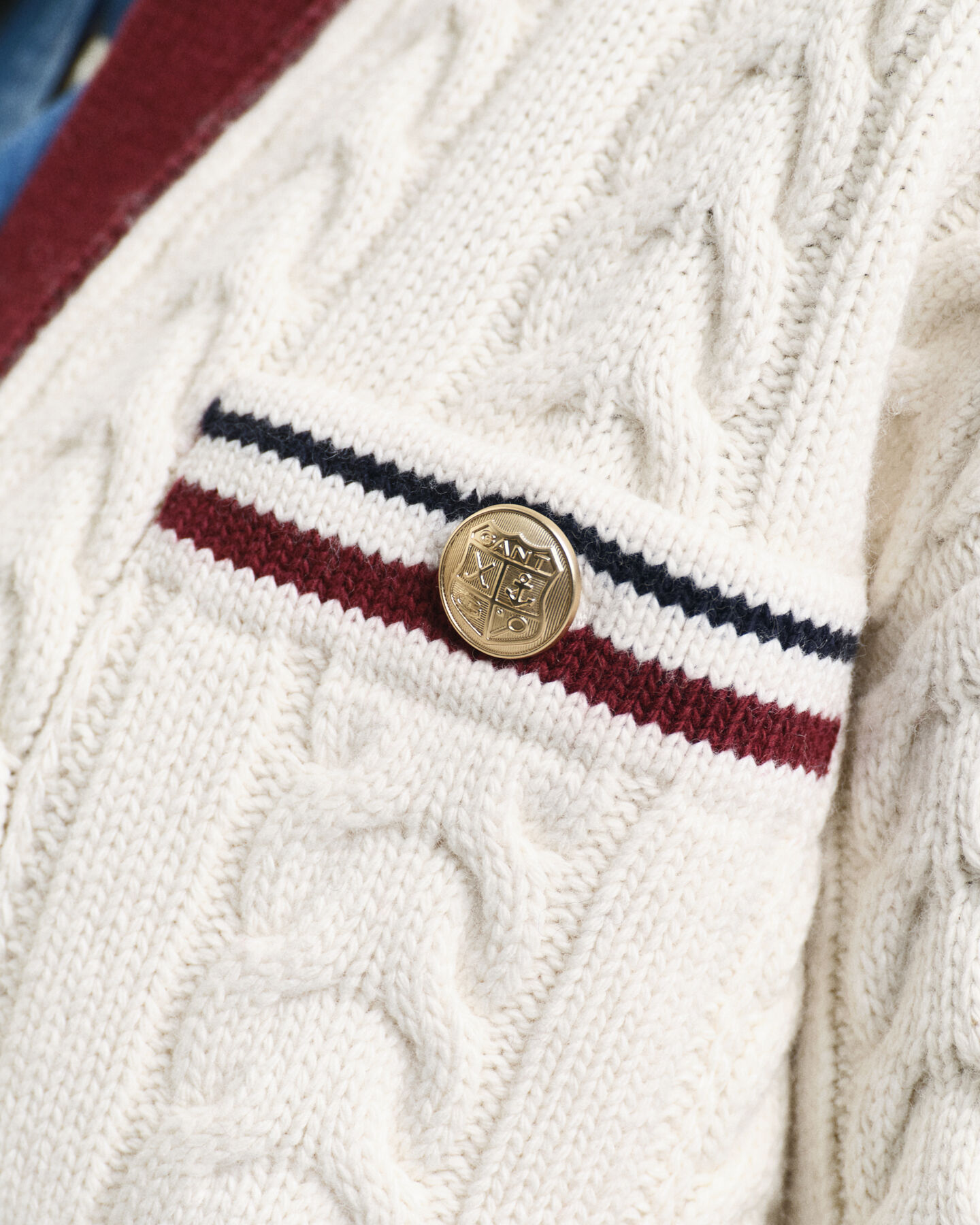 Kabelgebreid vest met contrast