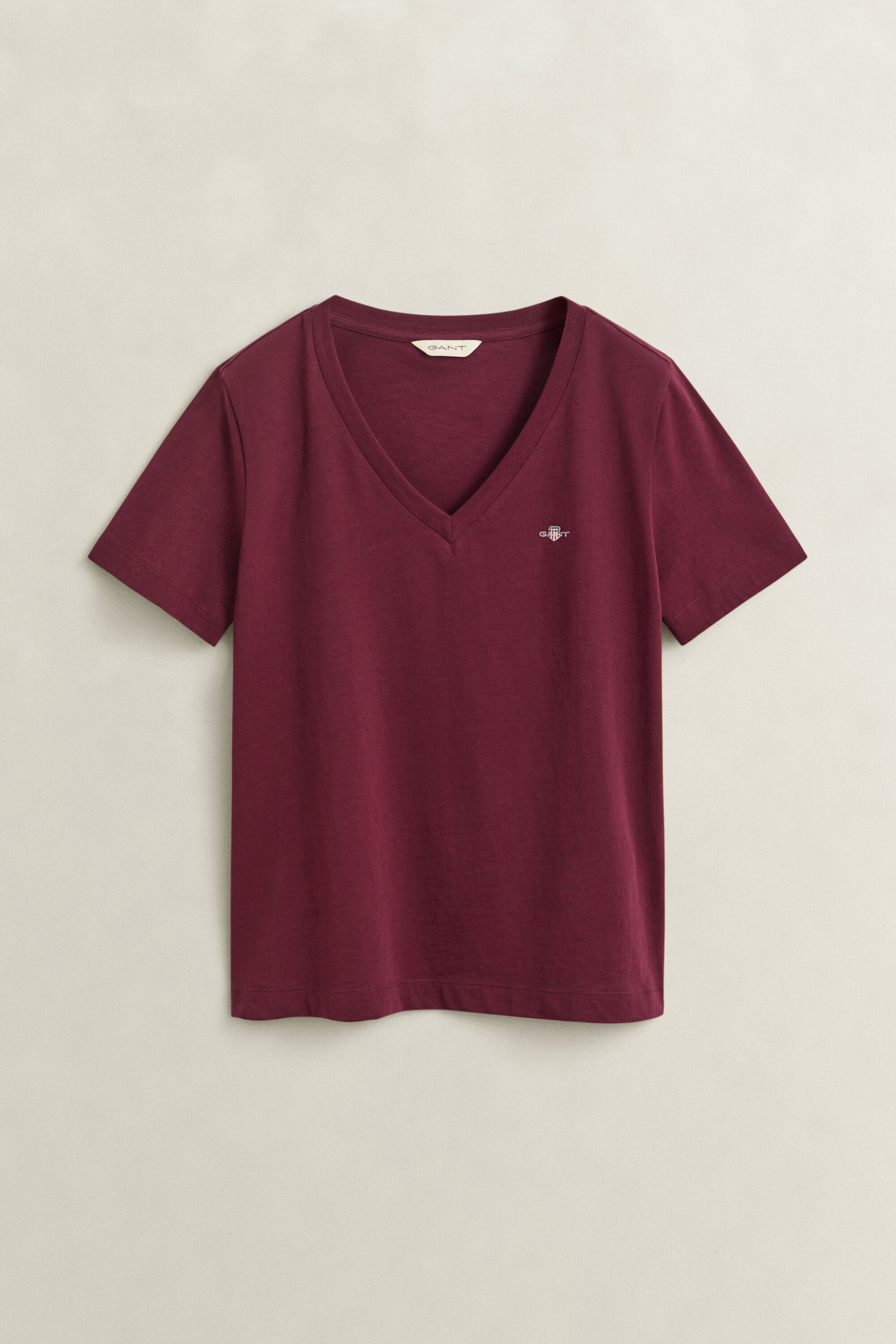 Shield T-shirt met V-hals