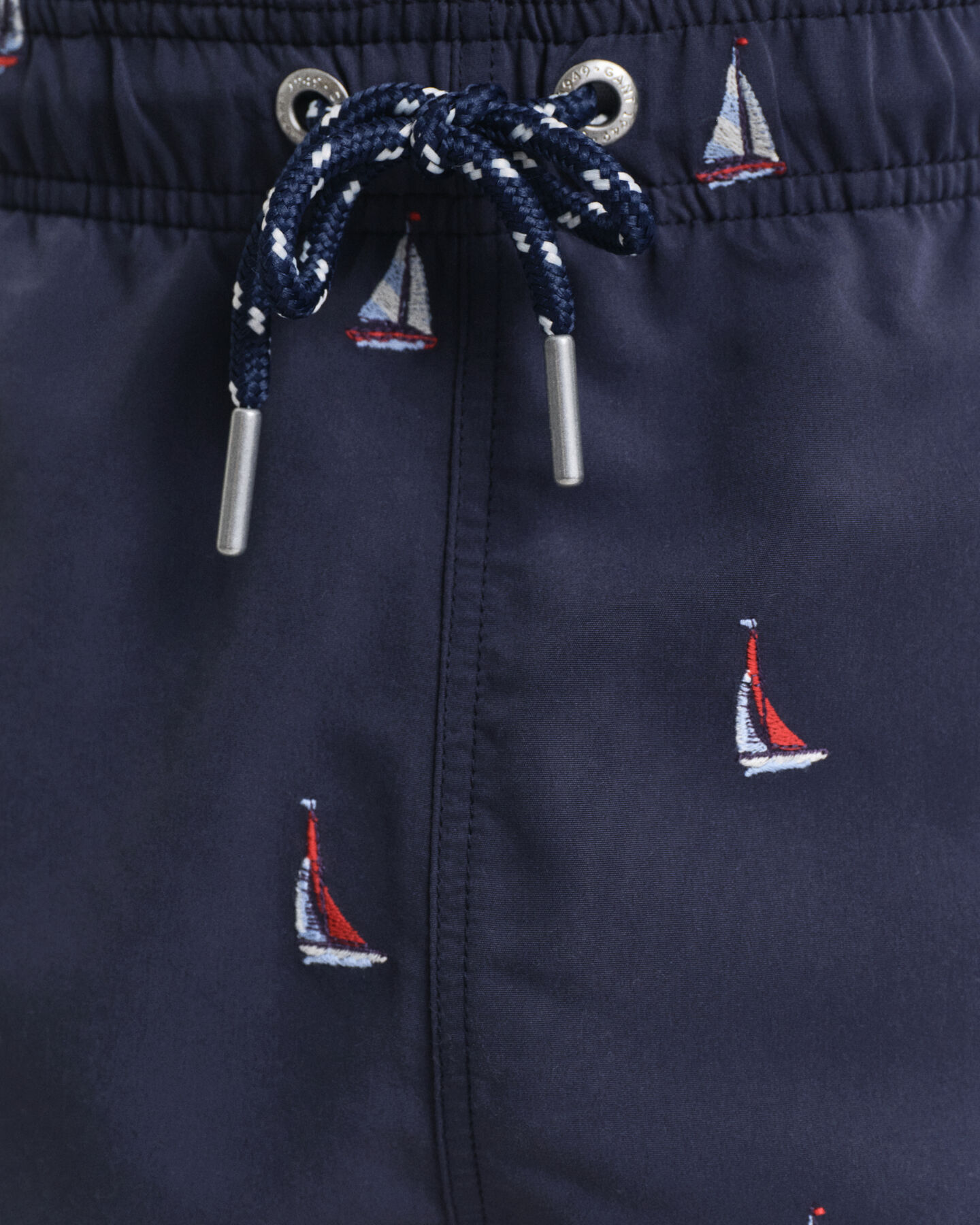 Zwemshort met geborduurde boot