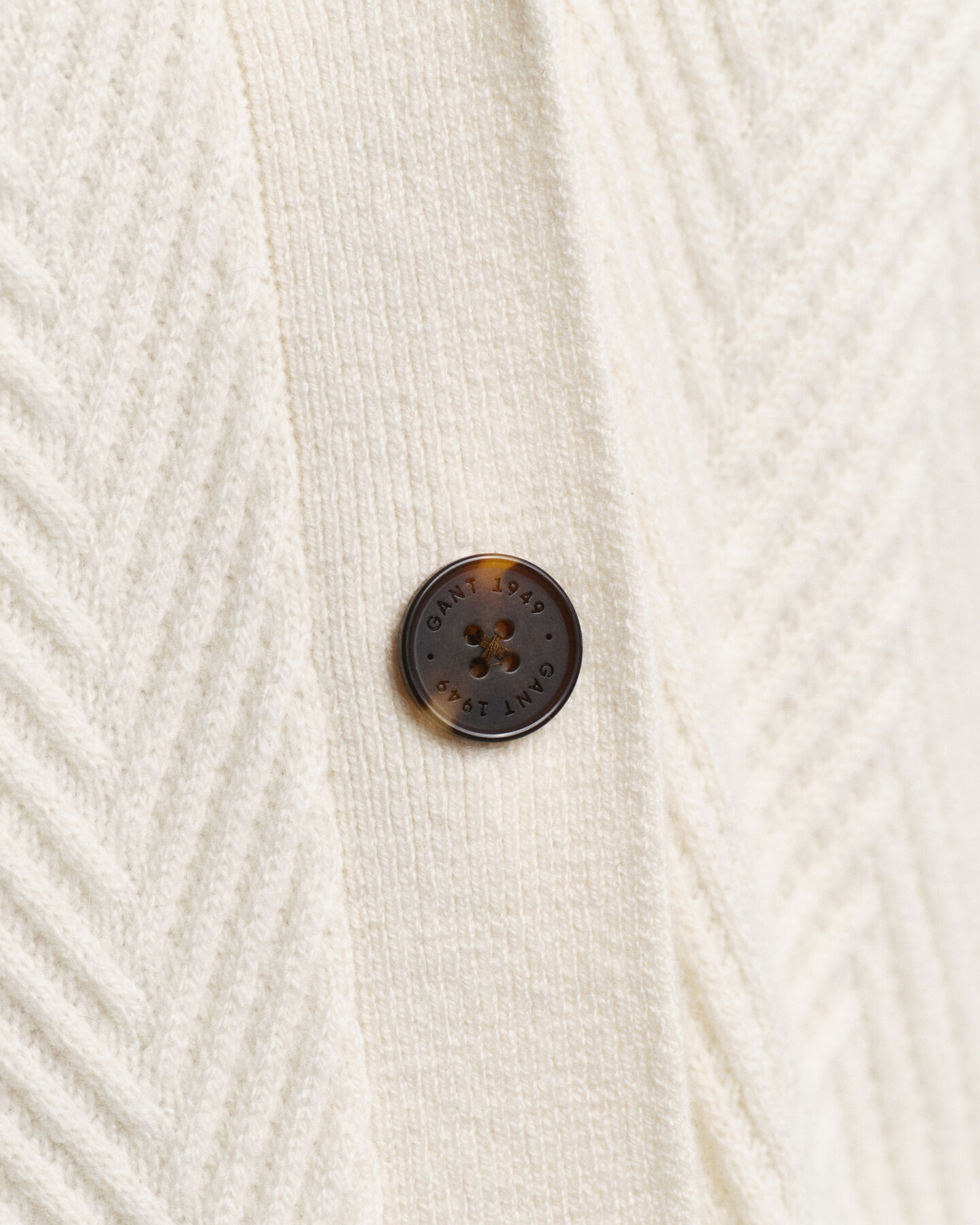 Vest met V-hals en visgraatmotief