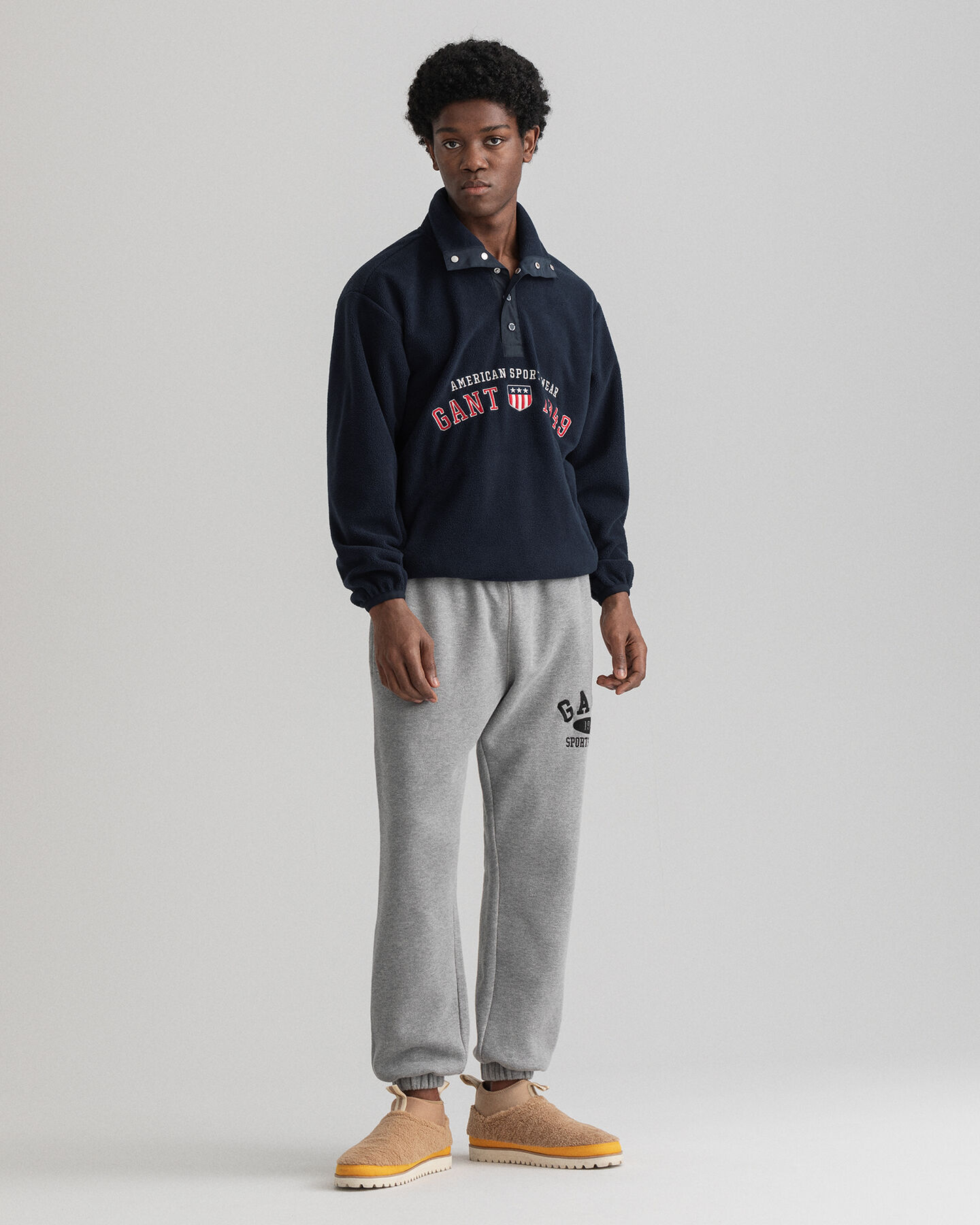 Retro Shield fleecetrui