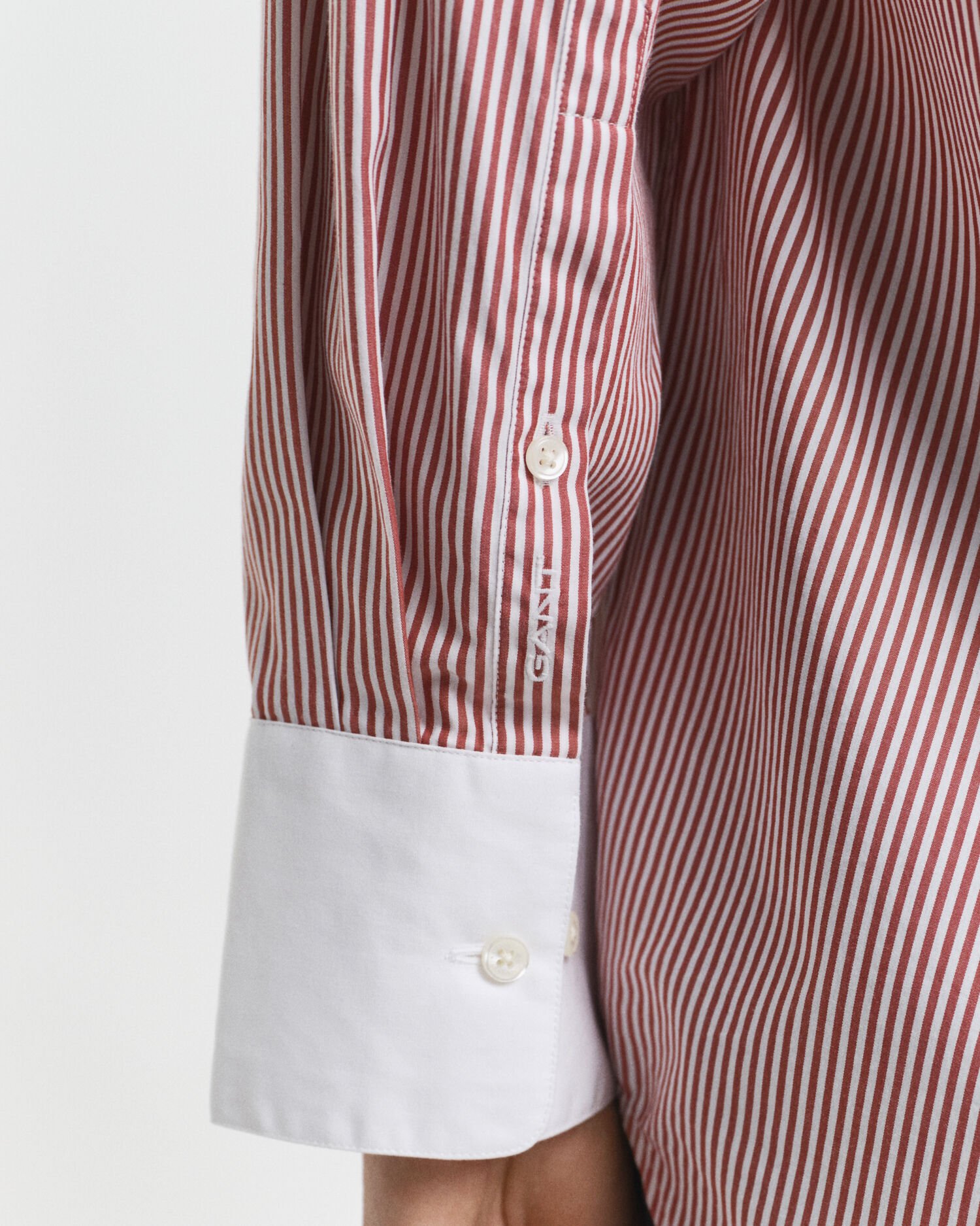 Oversized gestreept overhemd met contrasterende kraag en strepen