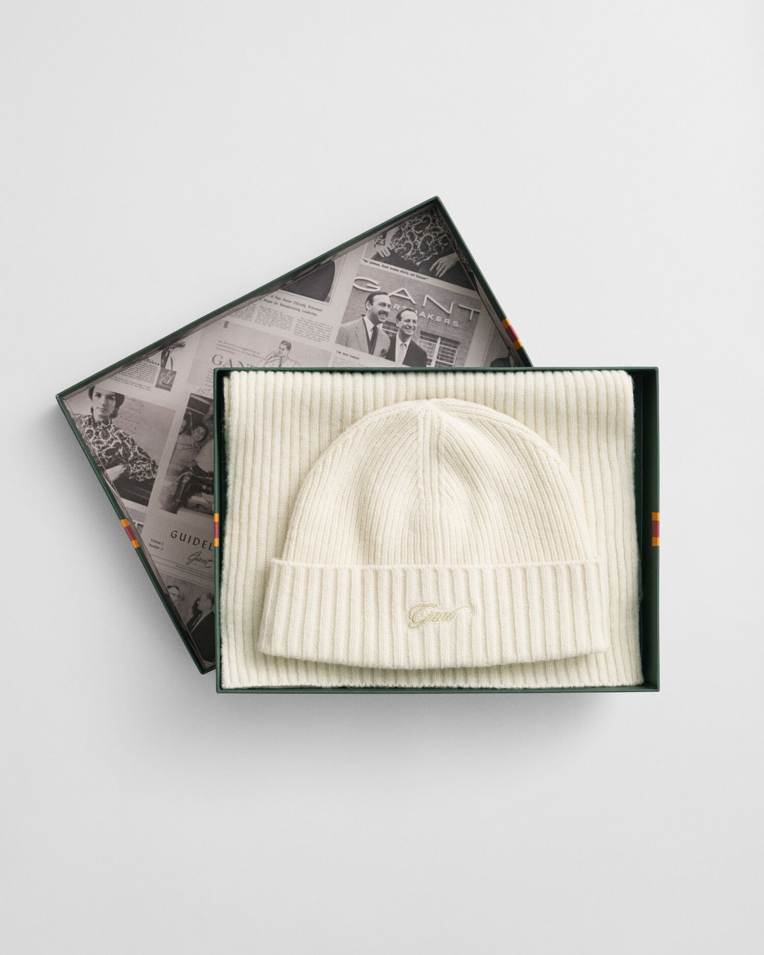 Cadeauset met beanie en sjaal met logo