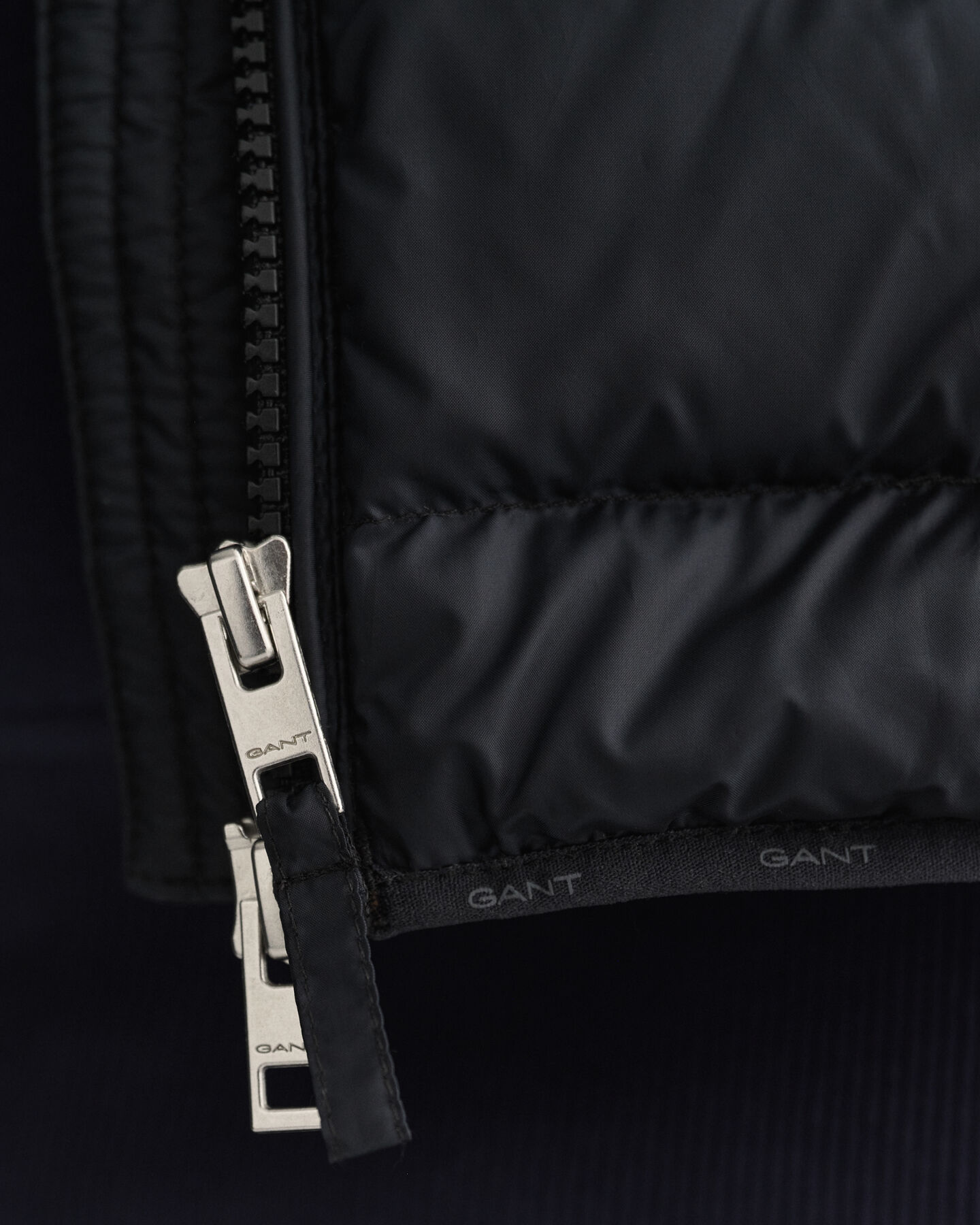 Lichte donsbodywarmer