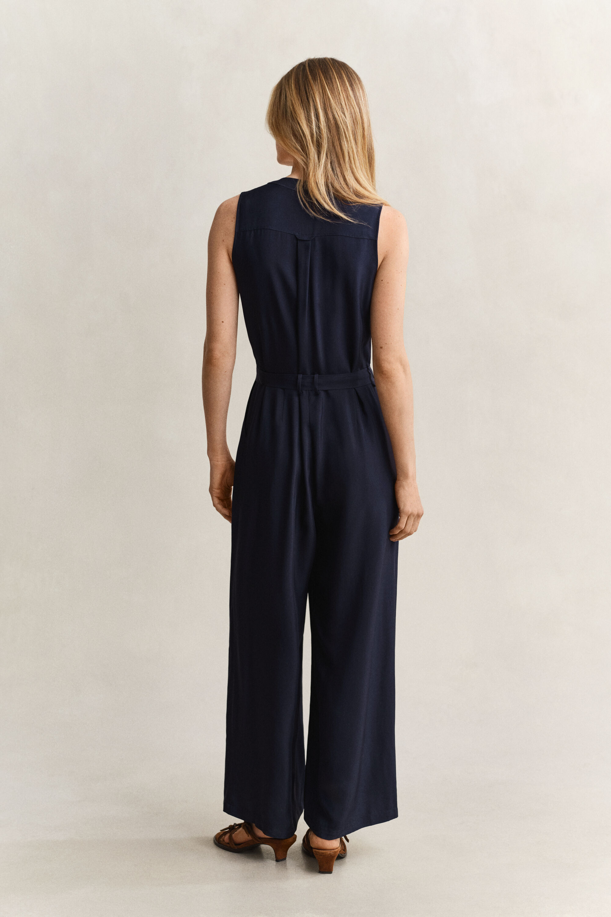 Jumpsuit van keperstof met ceintuur