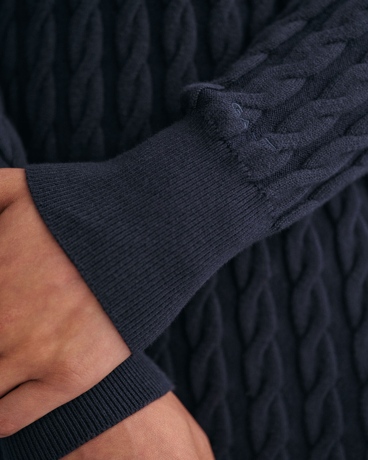 Kabeljurk met ronde hals van stretchkatoen