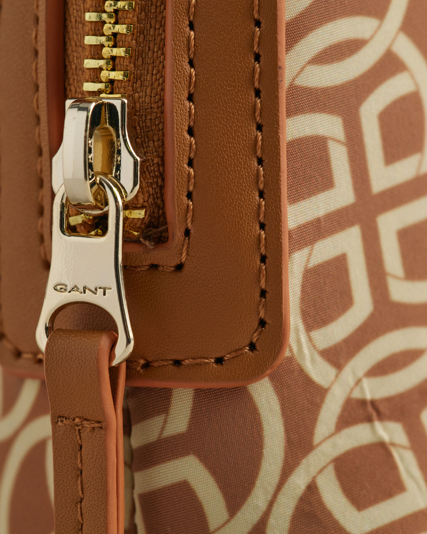 G Patterned make-uptas