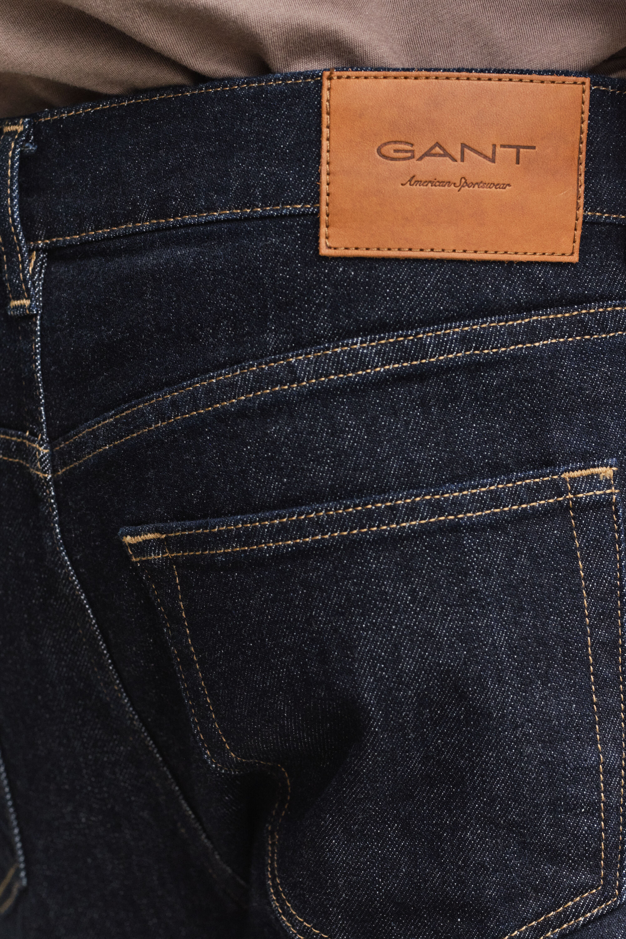 Slim Fit Clean Wash jeans