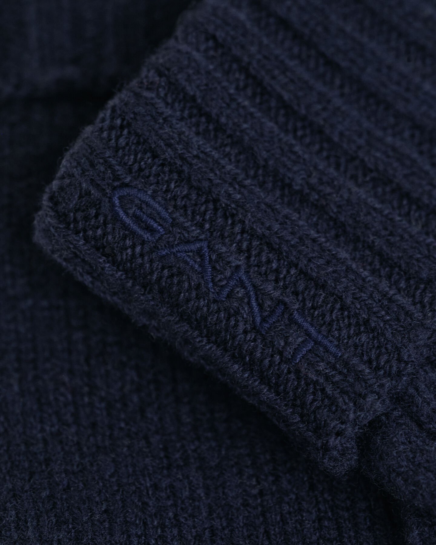 Wollen kabelgebreide handschoenen