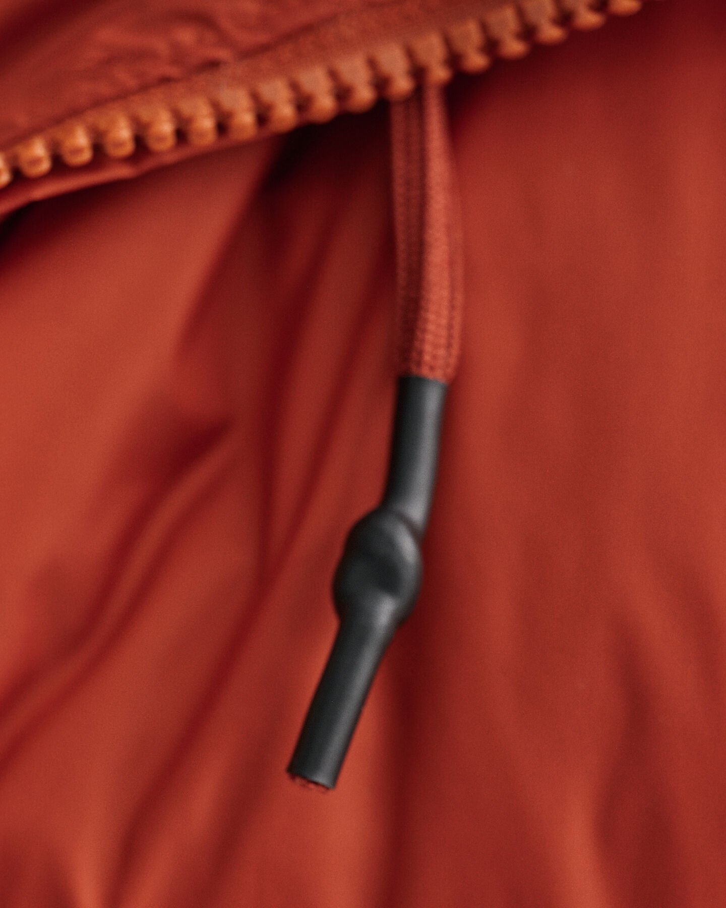 Glanzend gewatteerd jack