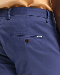 Slim Fit chino