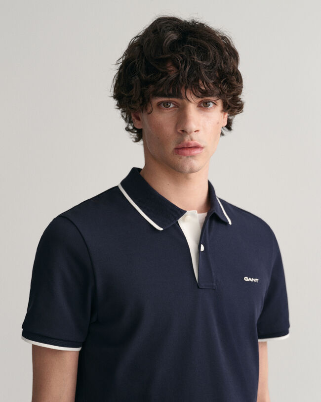 Piqu&eacute; poloshirt