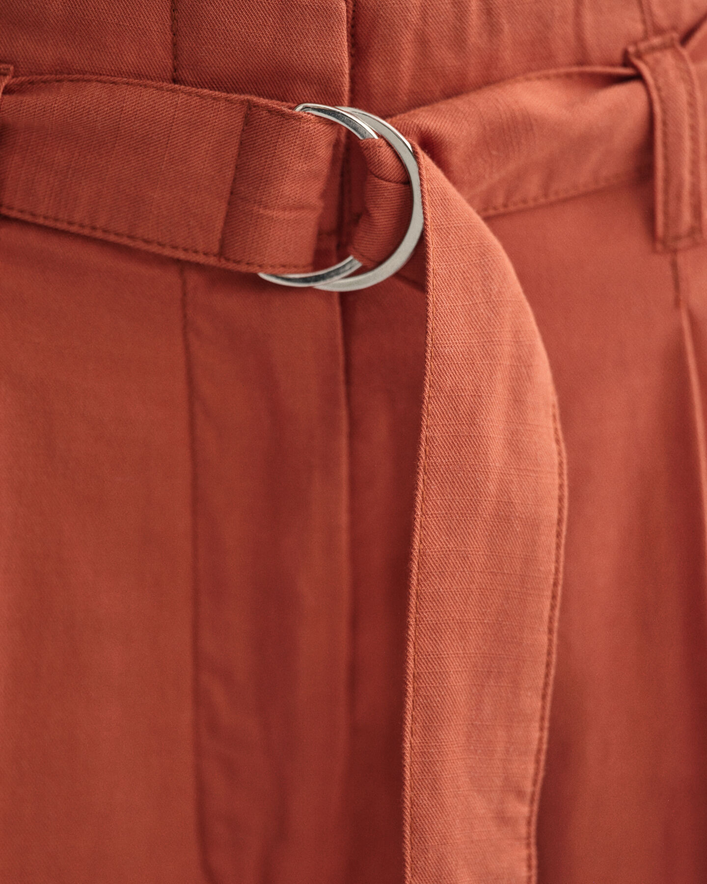 Cropped broek met wijde pijpen en ceintuur