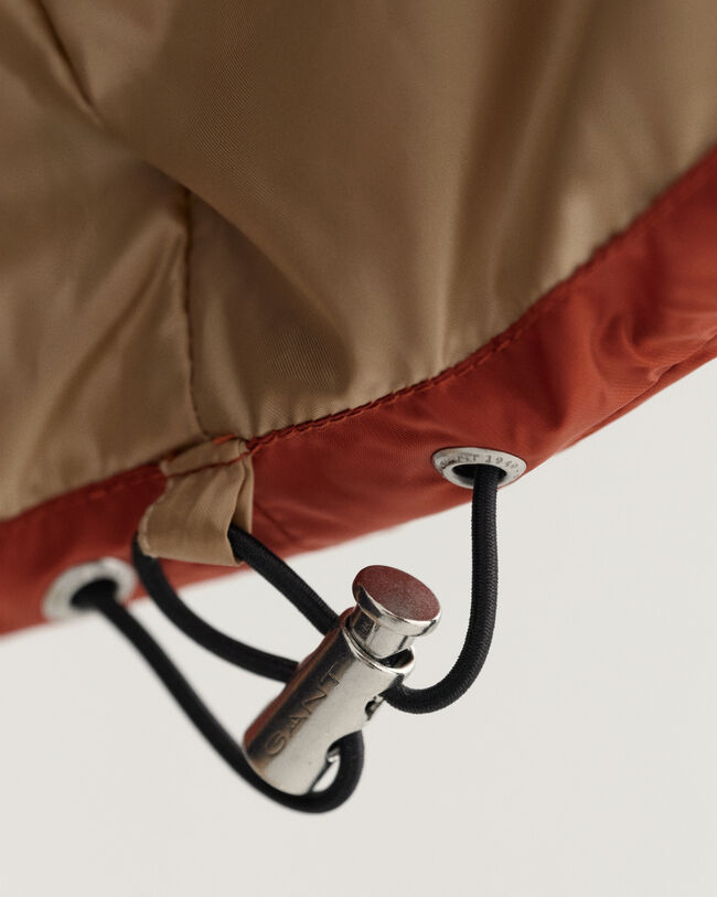 Glanzend gewatteerd jack