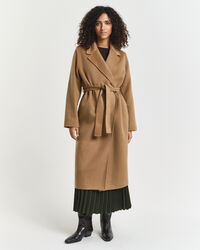 Met de hand gestikte jas met ceintuur