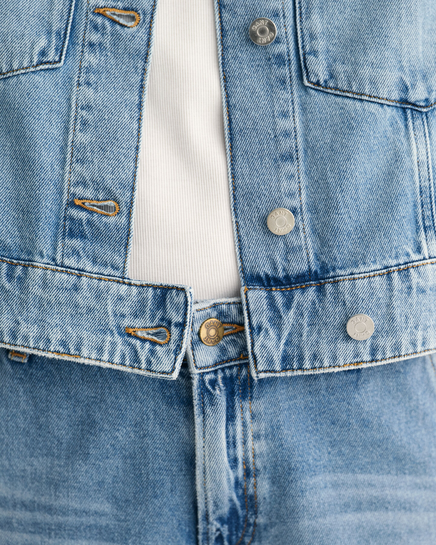 Cropped spijkerjasje