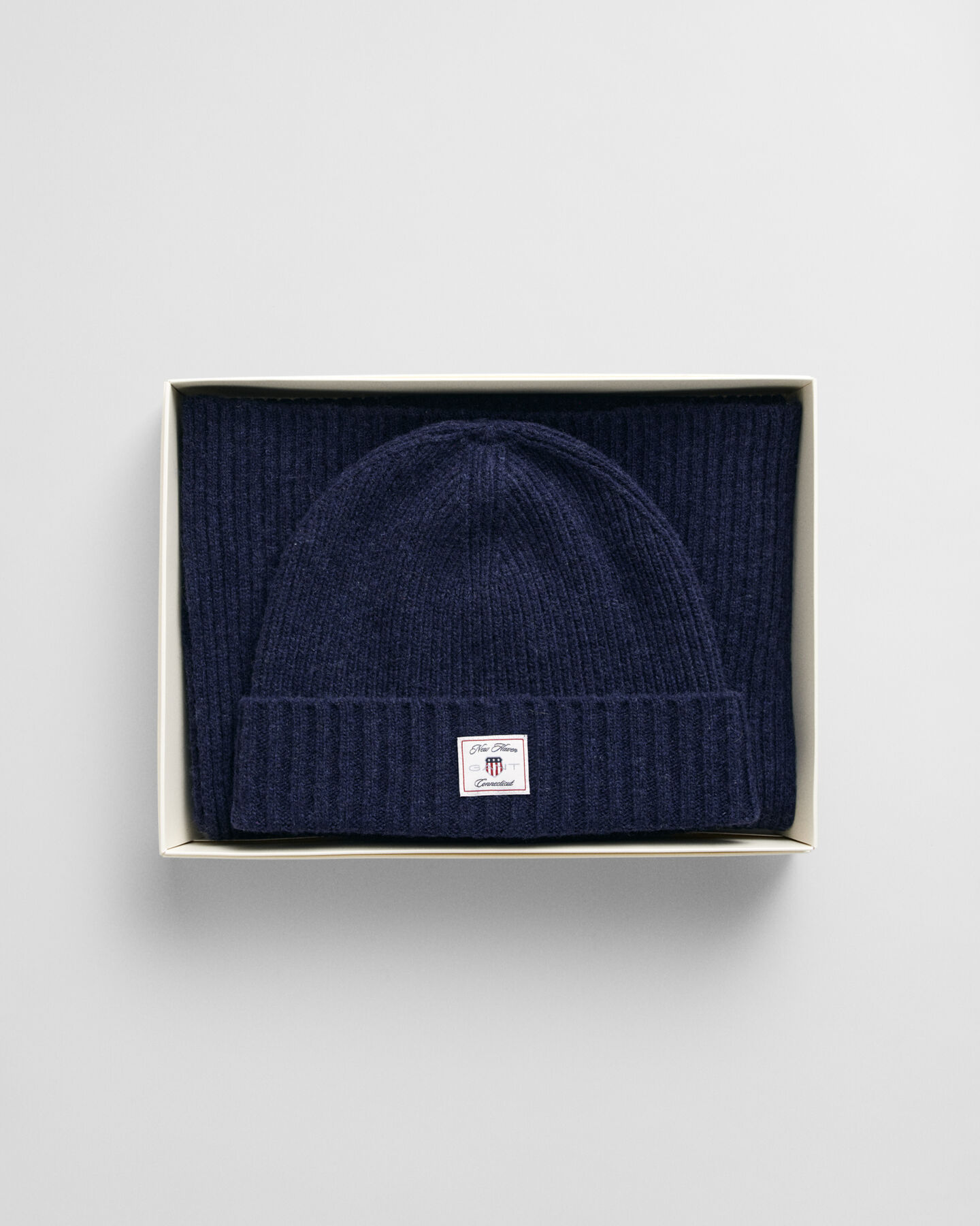 Cadeauset met wollen beanie en sjaal