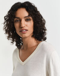 Fijngebreide trui met V-hals