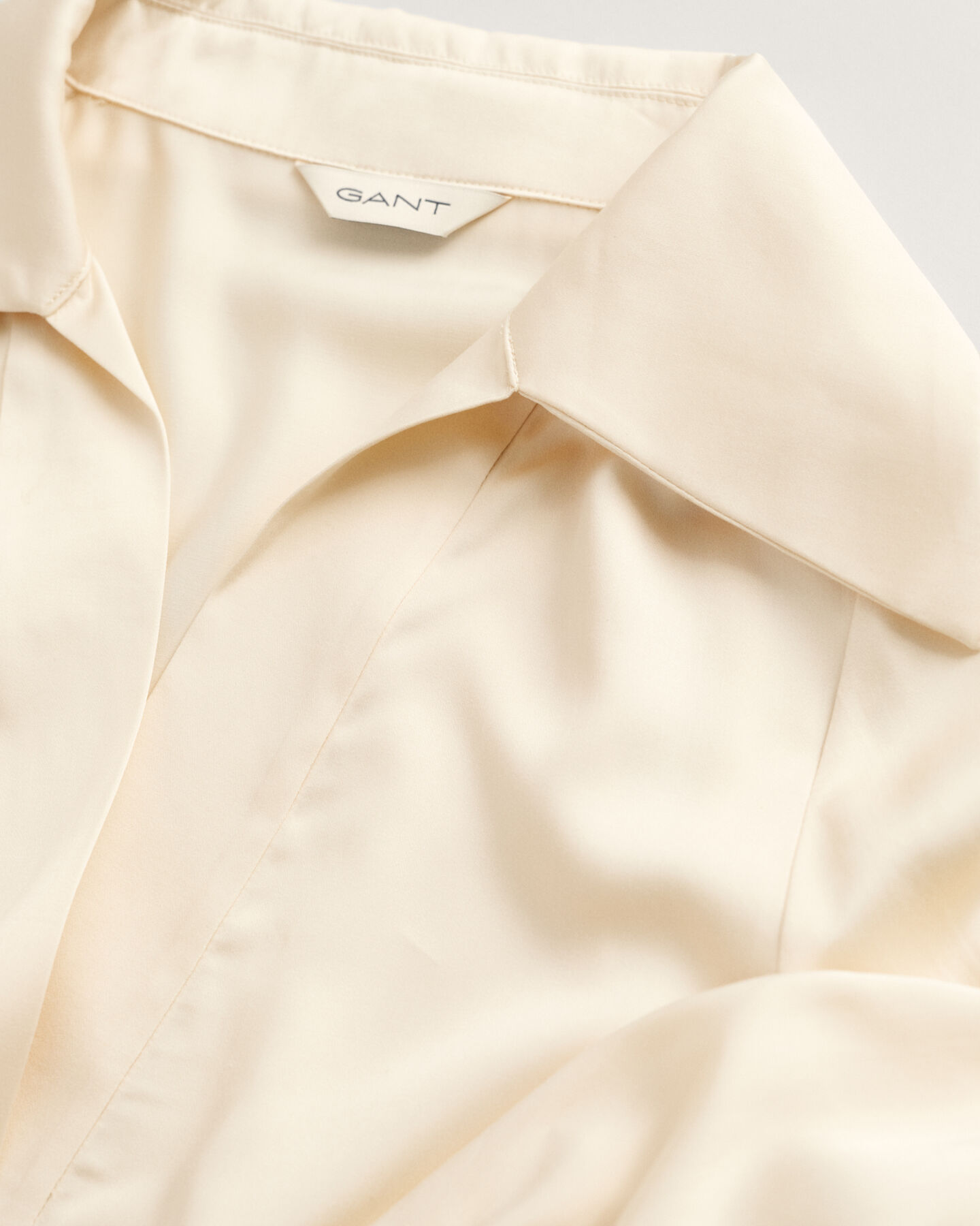 Blouse zonder sluiting met brede manchetten