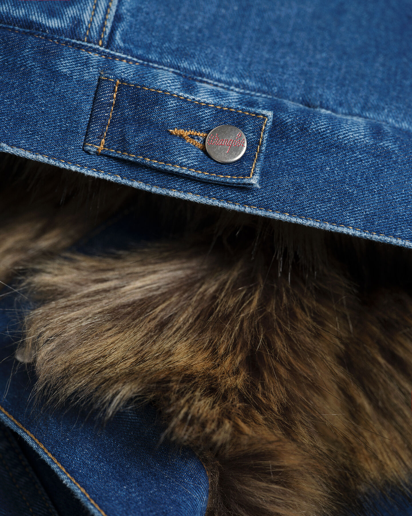 Wrangler x GANT denim jack met nepbont