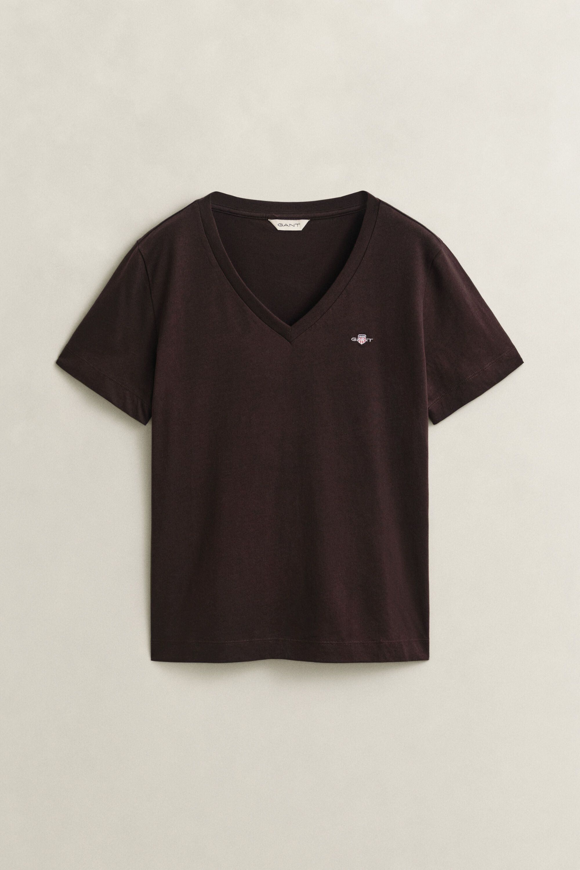 Shield T-shirt met V-hals