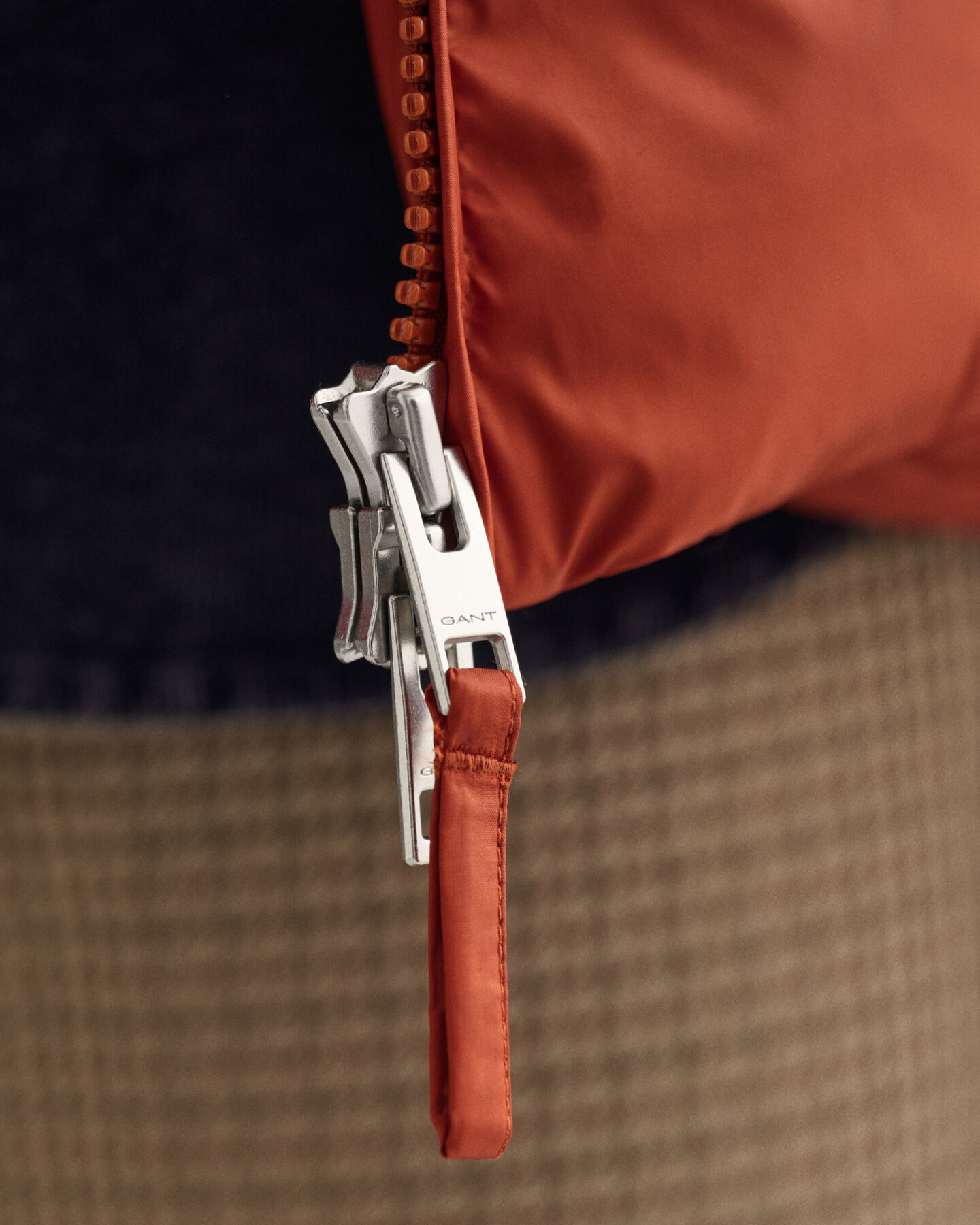 Glanzend gewatteerd jack