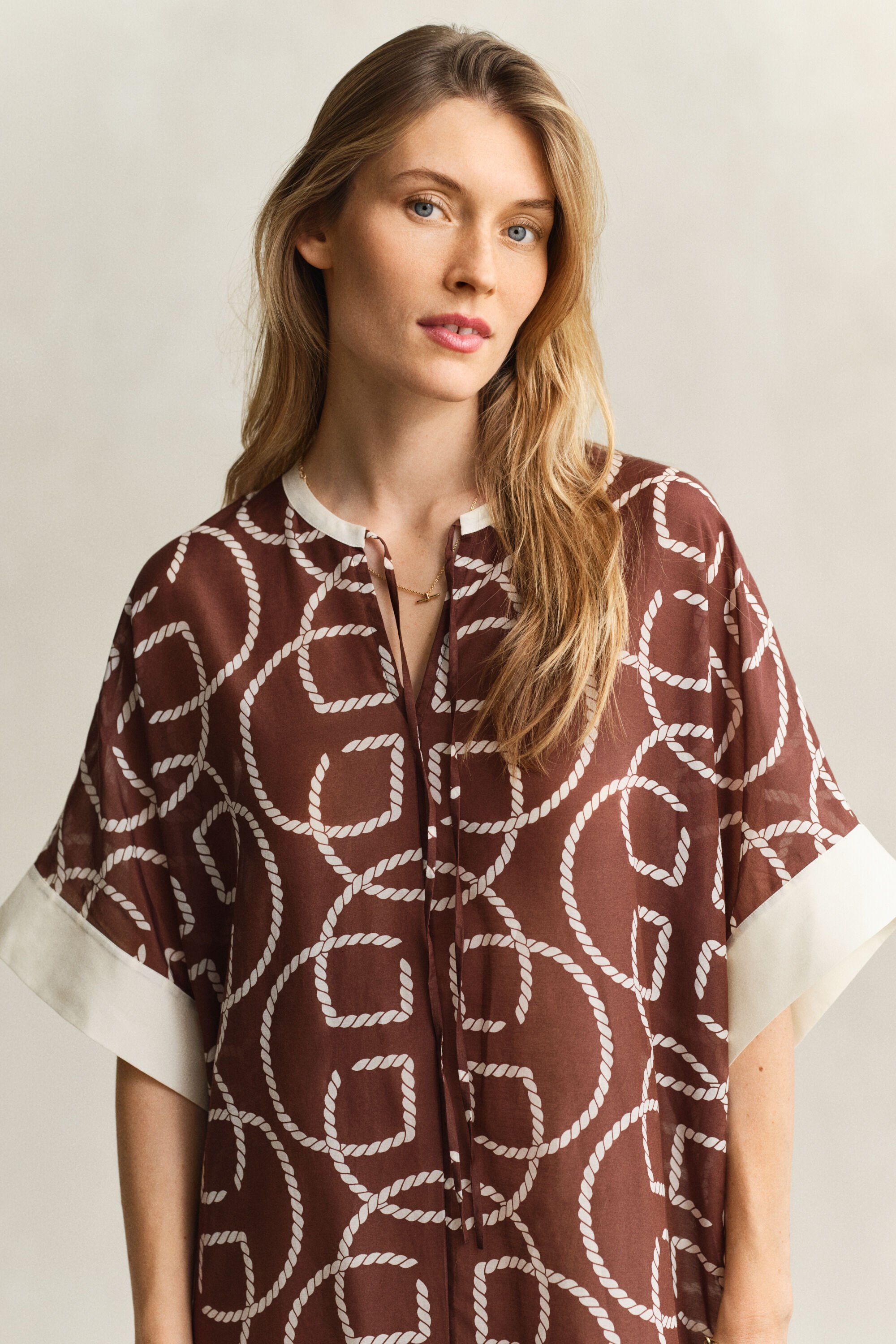 Kaftan van katoenzijde met monogram